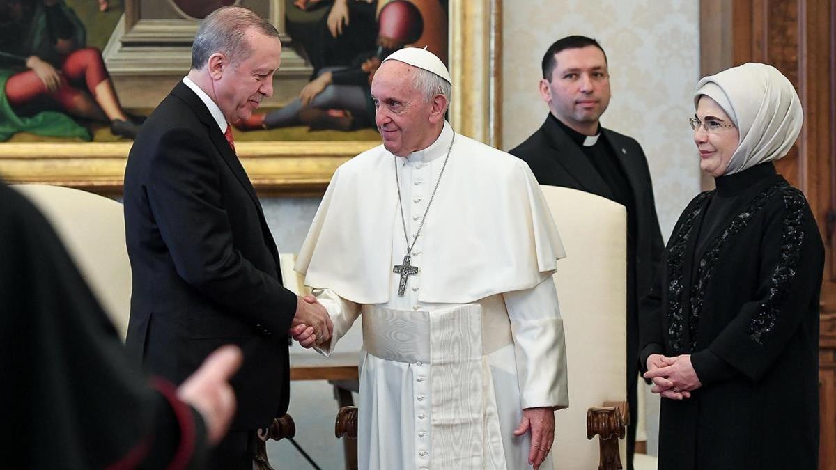El papa Francisco y el presidente de Turquía, Recep Tayyip Erdogan, en su encuentro en el Vaticano