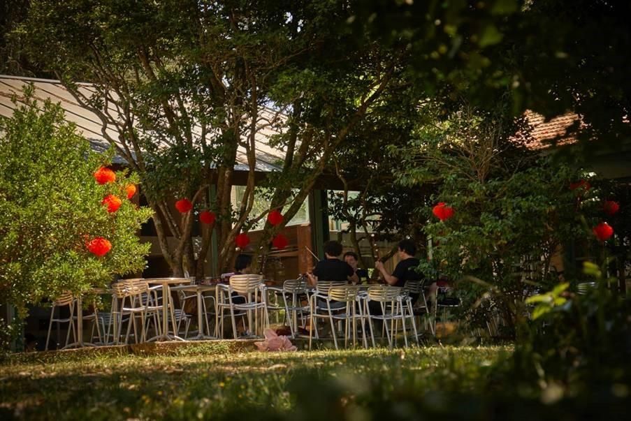 El campamento musical arranca con un encuentro con el exótico instrumento asiático