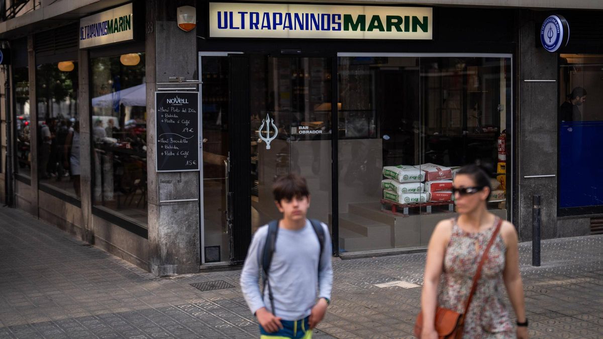 La entrada de Ultrapaninos Marín.