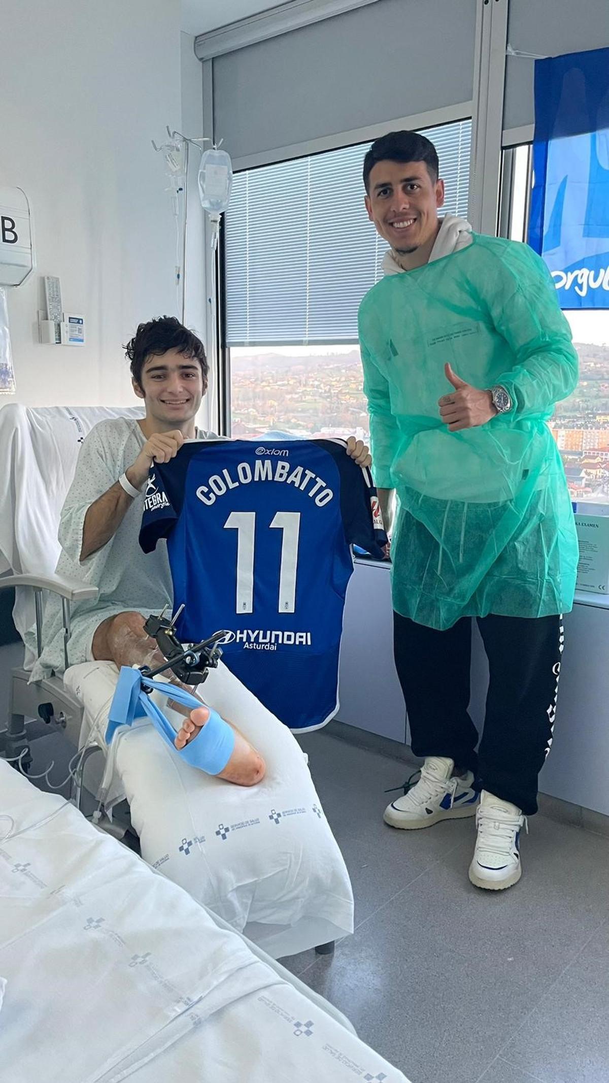 Santiago Colombatto, jugador del Real Oviedo, visita a Juan Milans.