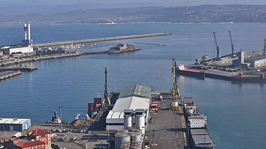 Imagen aérea del puerto de A Coruña.