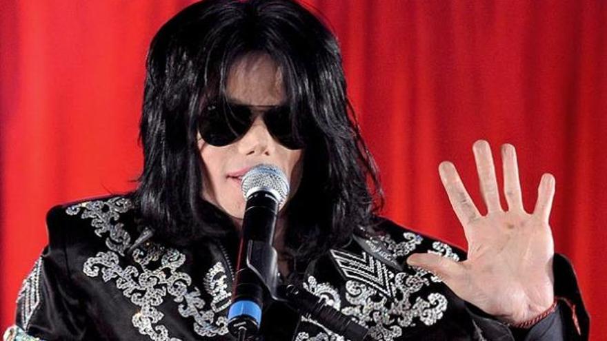 Subastan la mascarilla que llevaba Michael Jackson cuando murió - Faro de  Vigo