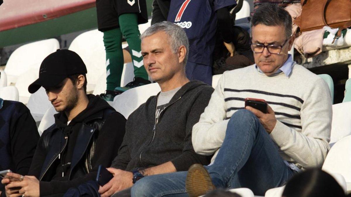 Mourinho, a la espera de conocer la oferta de futuro del Benfica