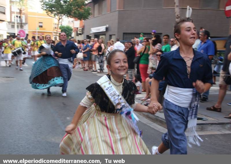 Desfile de peñas y toro