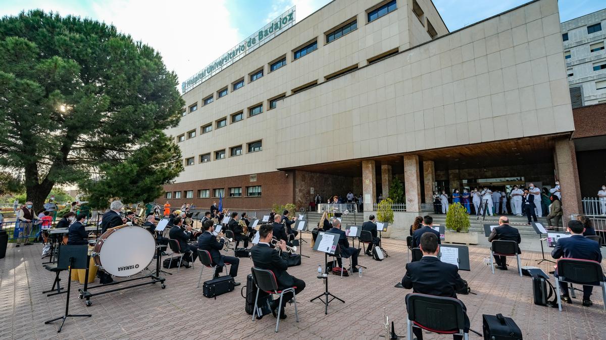 Concierto de la Banda Municipal de Música en el hospital universitario.