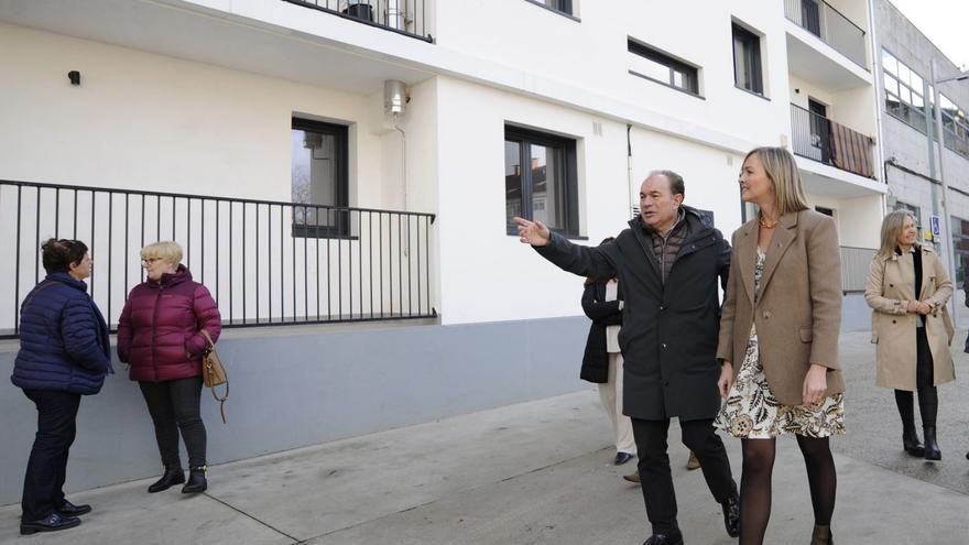 Fabiola García con José Crespo en una visita al inmueble que acogerá el PEF.