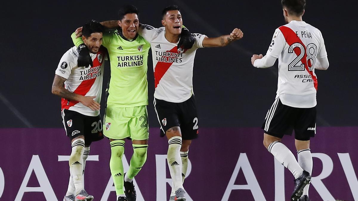 Los jugadores de River Plate celebran la victoria.