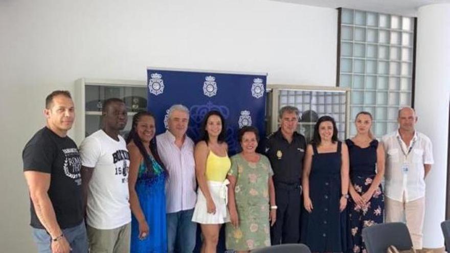 Empresarios extranjeros y Policía Nacional de Ibiza «fortalecen» sus relaciones