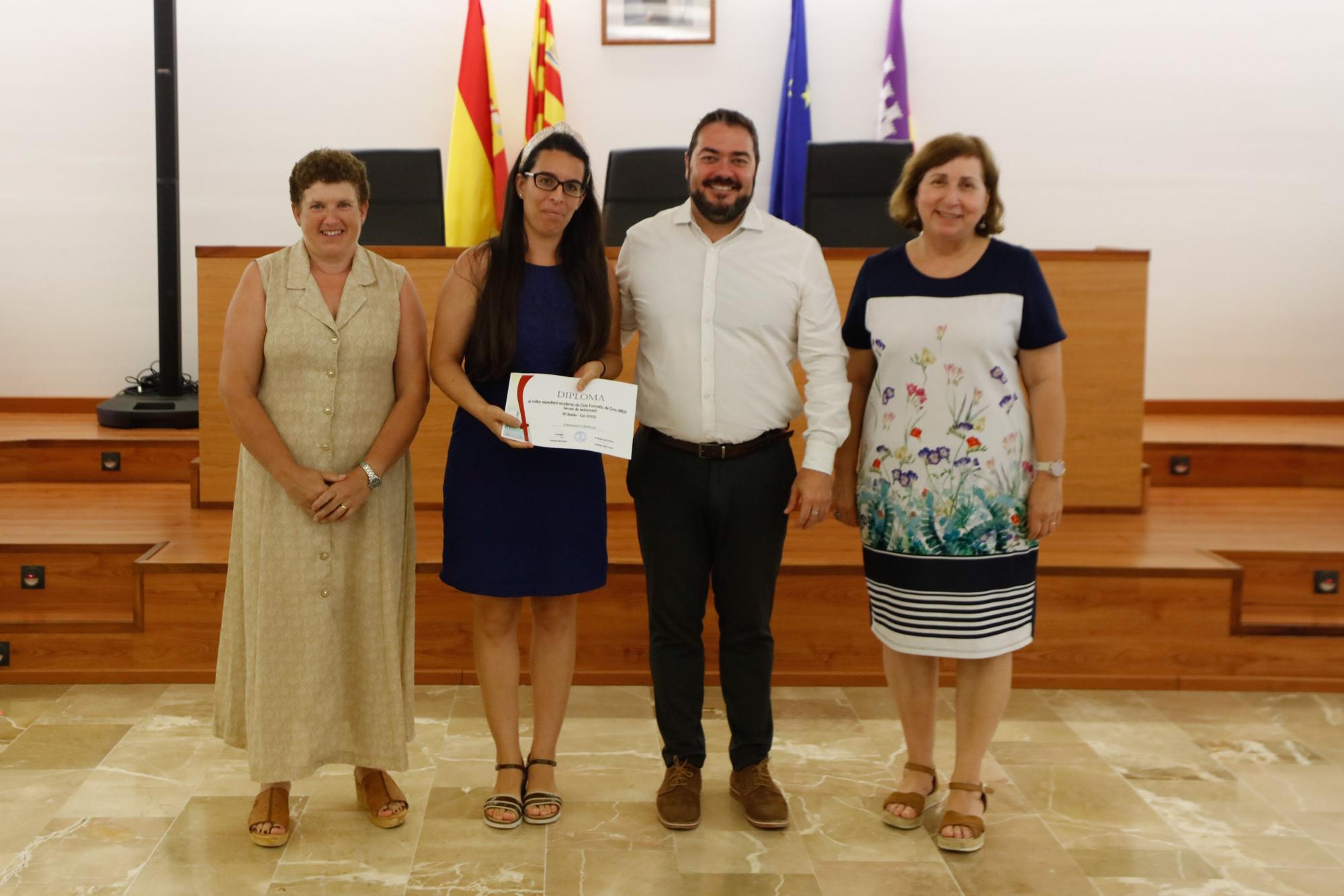 Sant Joan premia a sus mejores estudiantes