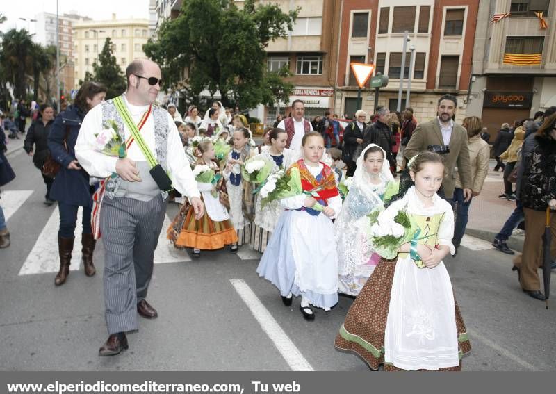 Galería de fotos --  La Ofrenda de Flores pudo con el frío y el viento