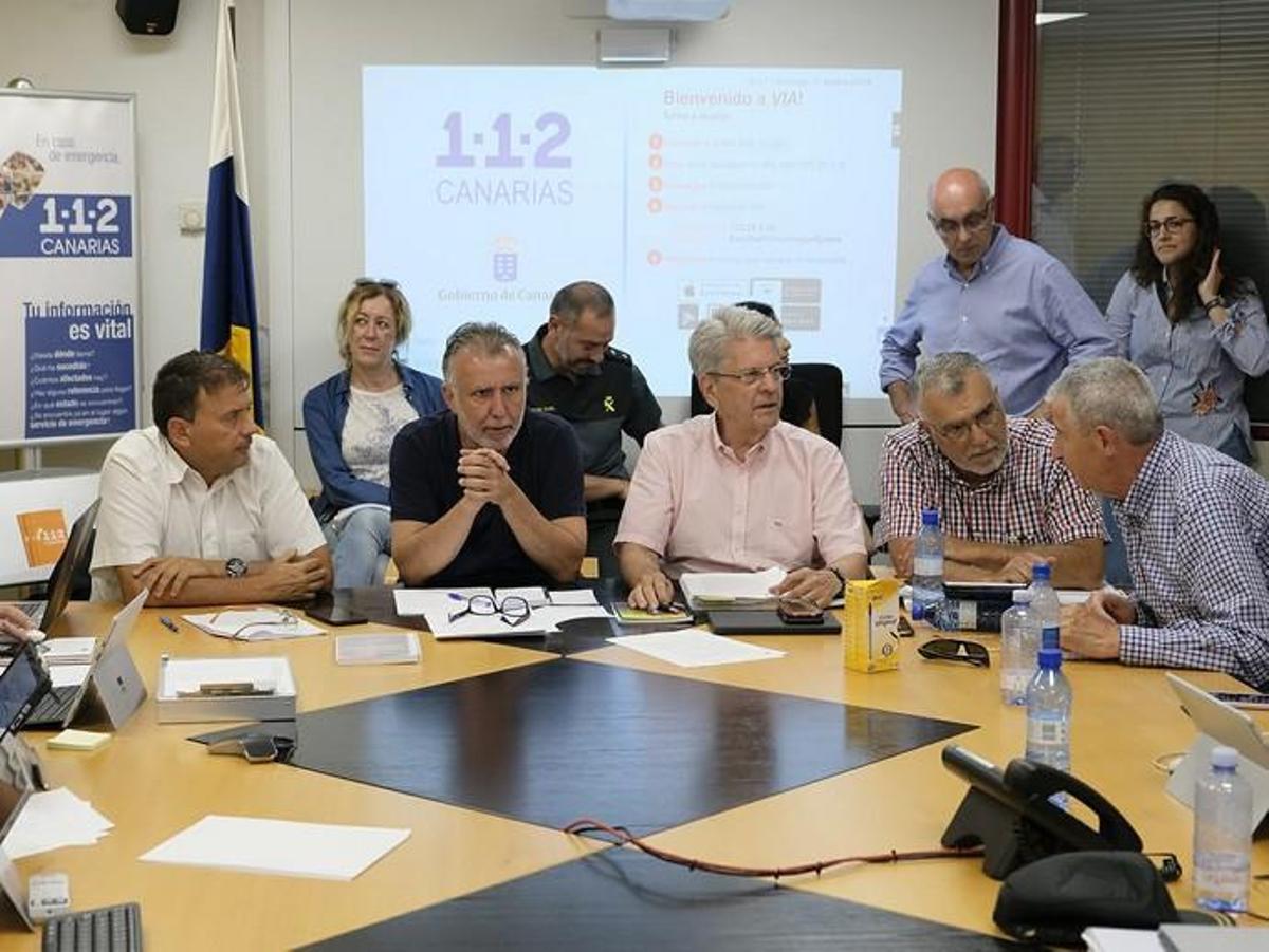 Rueda de prensa para informar de la evolución del incendio de la Cumbre Rueda de prensa para informar de la evolución del incendio de la Cumbre