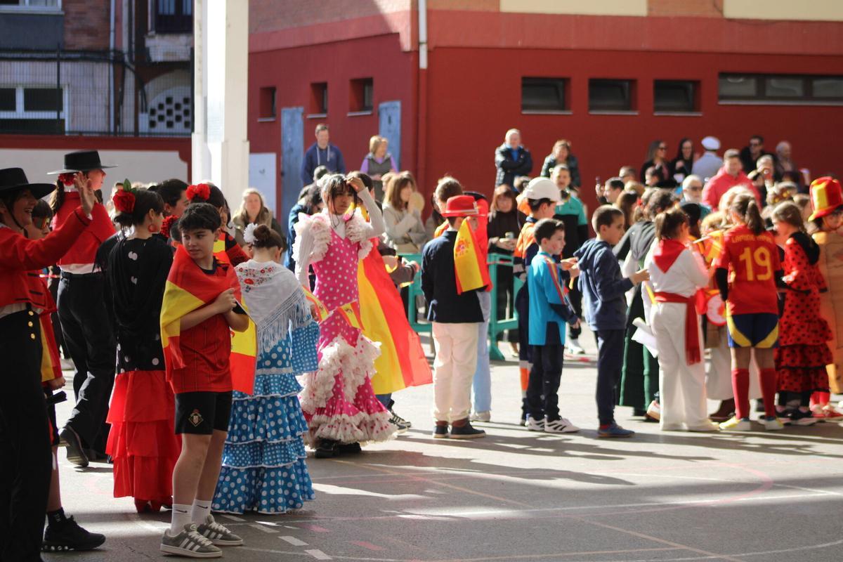 Las fiestas de carnaval de los colegios Liceo Mierense, Vega de Guceo, Beata Imelda-Santo Tomás y Gervasio Ramos.