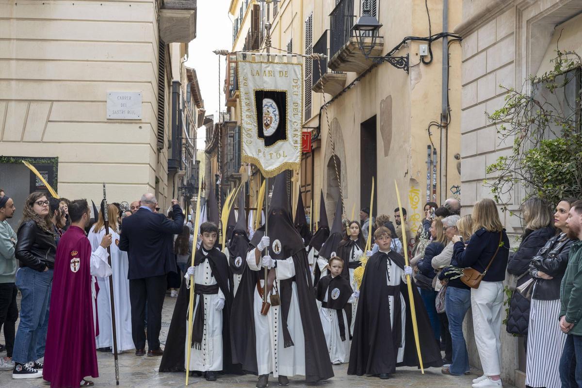 La hermandad de la Mare de Déu del Carme, de Pòrtol, invitados en el desfile de este domingo.