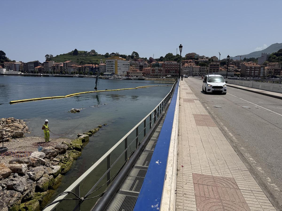 Obras en el puente de Ribadesella.zip
