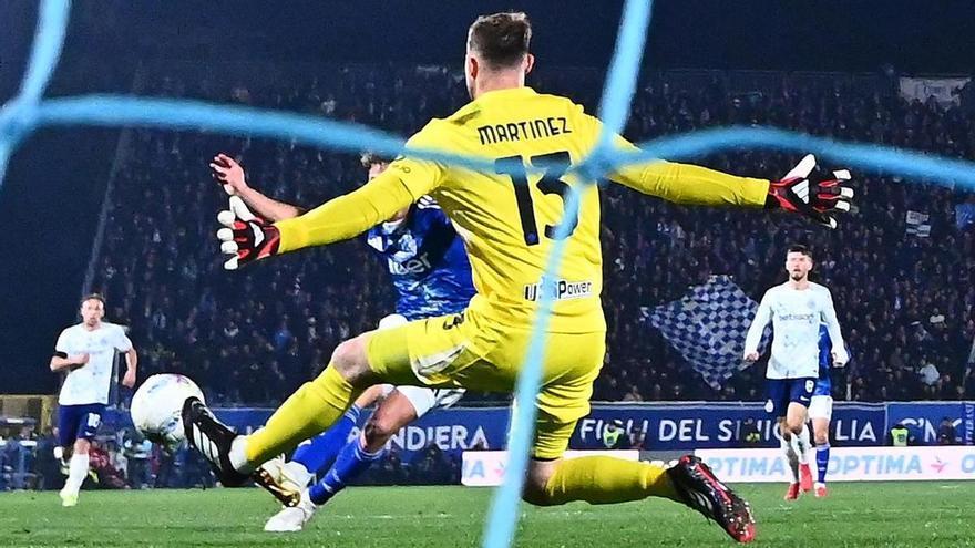 El porterazo valenciano que no deja de crecer: MVP de la Copa de Italia