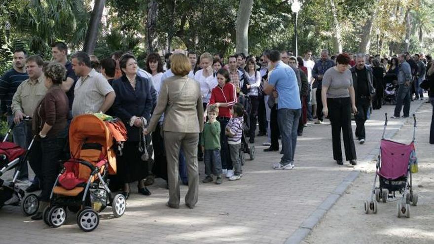 Las colas marcan  la jornada electoral rumana