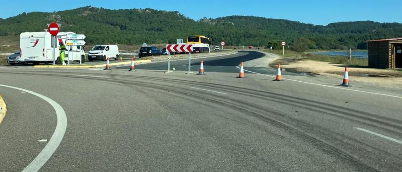 Dos de los carriles cortados esta mañana a causa de las obras.