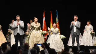 Sueca proclama a Zoe e Isabel como falleras mayores
