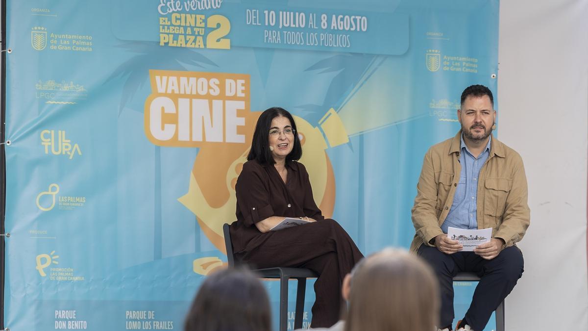 La alcaldesa de Las Palmas de Gran Canaria, Carolina Darias, junto al concejal de Cultura, Josué Íñiguez.