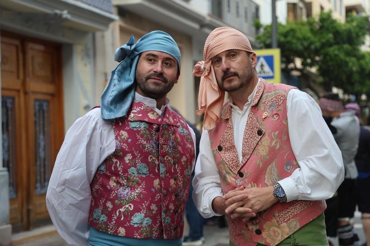 La indumentaria tradicional masculina gana peso en Sagunt