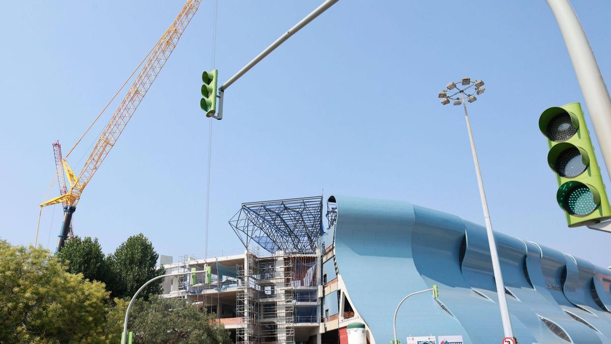 Instalación de la cubierta de la grada de Gol en Balaídos