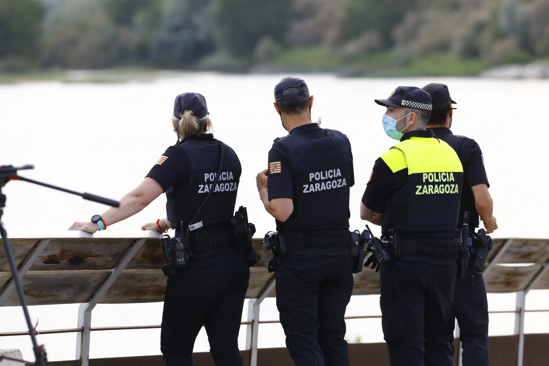 La policía y los bomberos buscan a un niño desaparecido en el Ebro