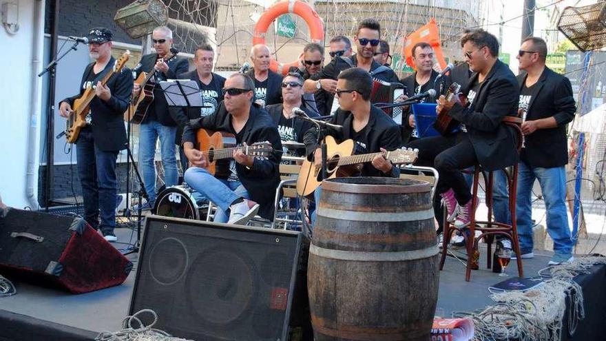 Una de las actuaciones en la pasada edición de las fiestas del Carmen. // Muñiz