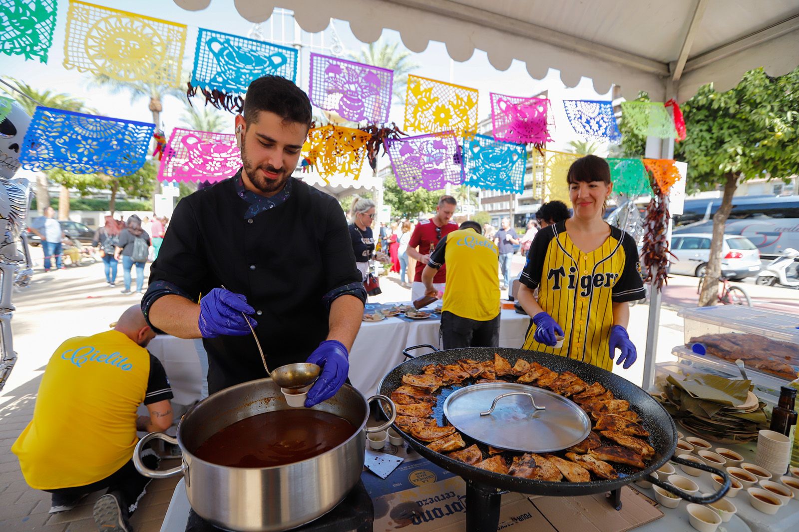 Califato in the Street vuelve a llenar de gastronomía el Paseo de la Victoria