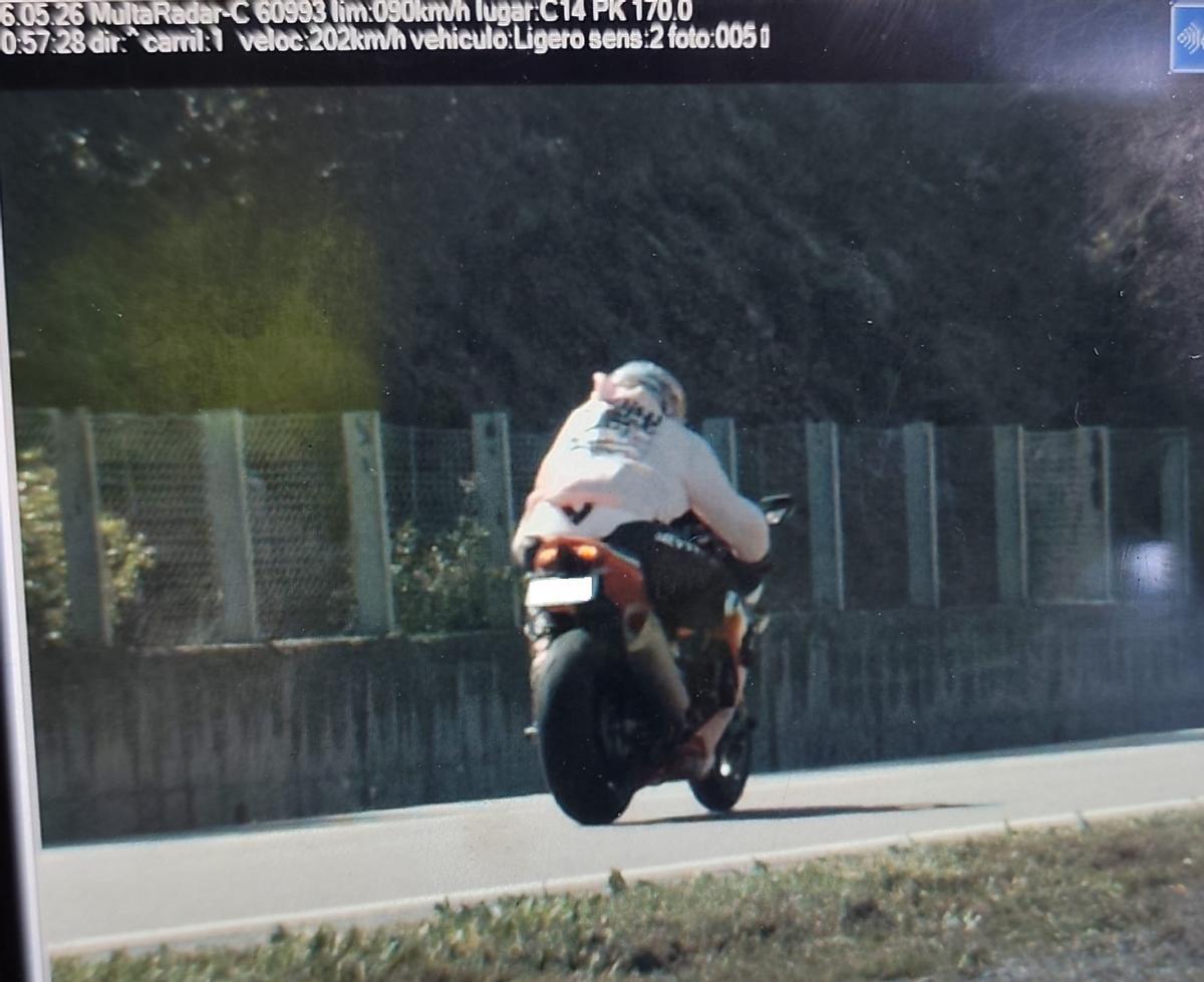 La imatge del radar amb la moto a 202 quilòmetres per hora