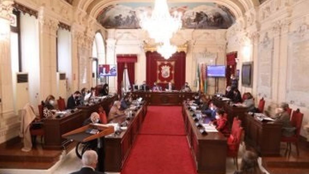 Imagen de archivo de un pleno municipal. El de este jueves será telemático.