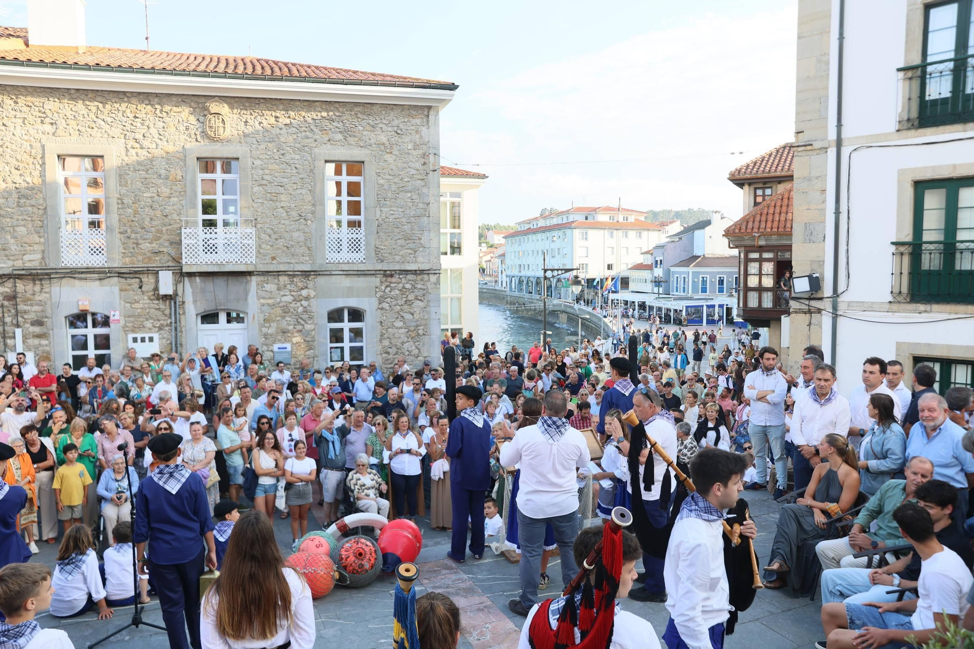 EN IMÁGENES: La procesión de "la llamada de la mar" en el Carmen de Luanco