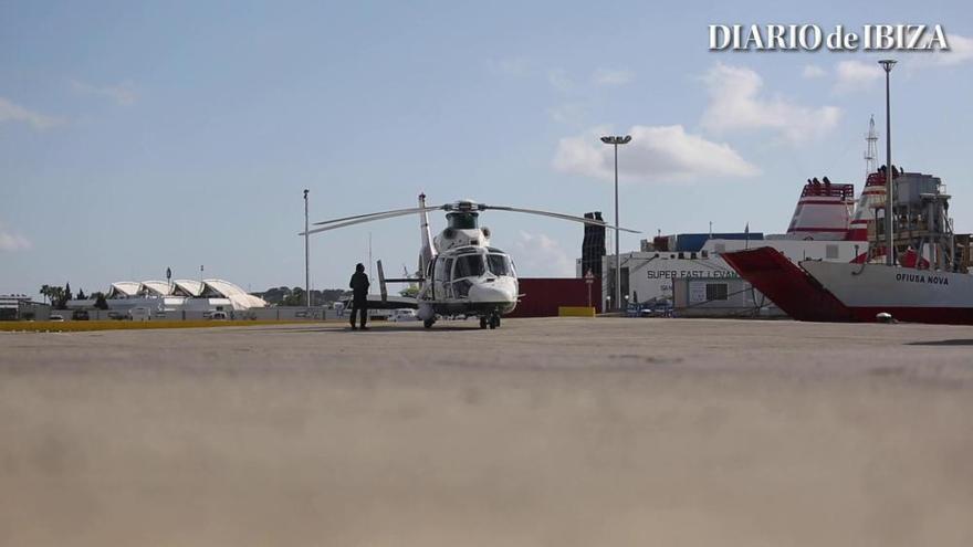 Un helicóptero Dauphin de la Guardia Civil se incorpora a la búsqueda del desaparecido