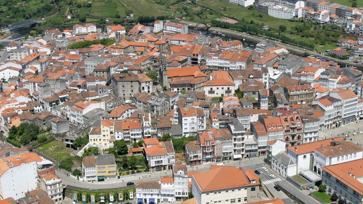 VISTA AEREA DEL CASCO HISTORICO DEL CONCELLO DE BETANZOS.