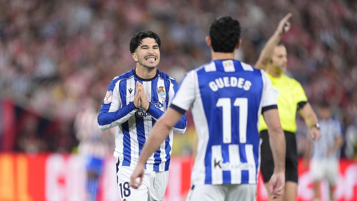 Carlos Soler y Guedes, campeones de Copa en los penaltis