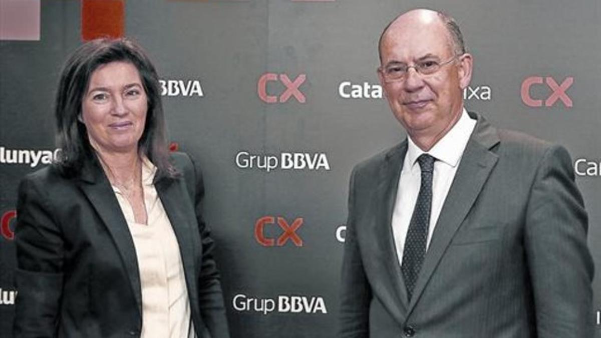 Cristina de Parias, (izquierda), presidenta de Catalunya Banc, y Xavier Queralt, consejero delegado.