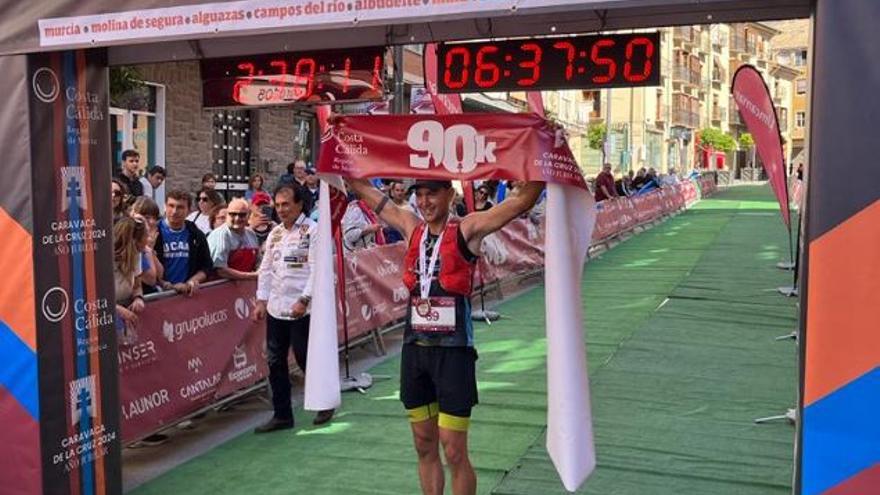 El valenciano Samuel Palomera gana la 90K Camino de la Cruz