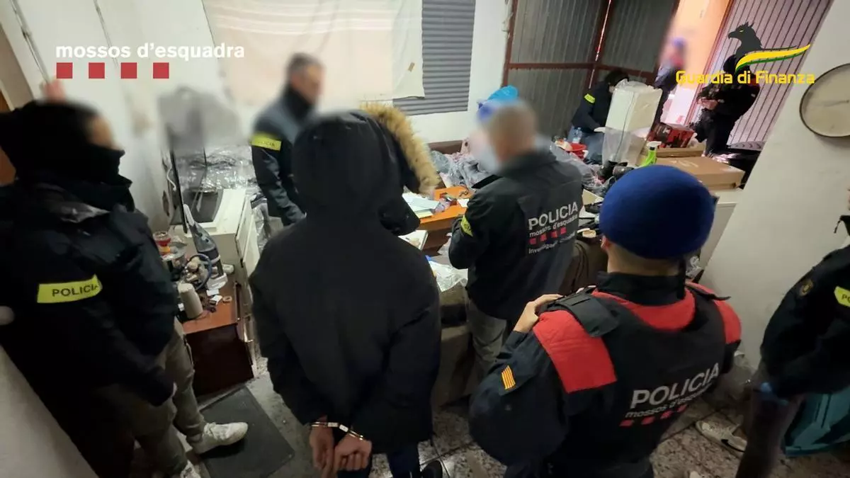 Cae una banda que creó 'el triángulo del hachís': movió 900 kilos entre Marruecos, Catalunya y Milán