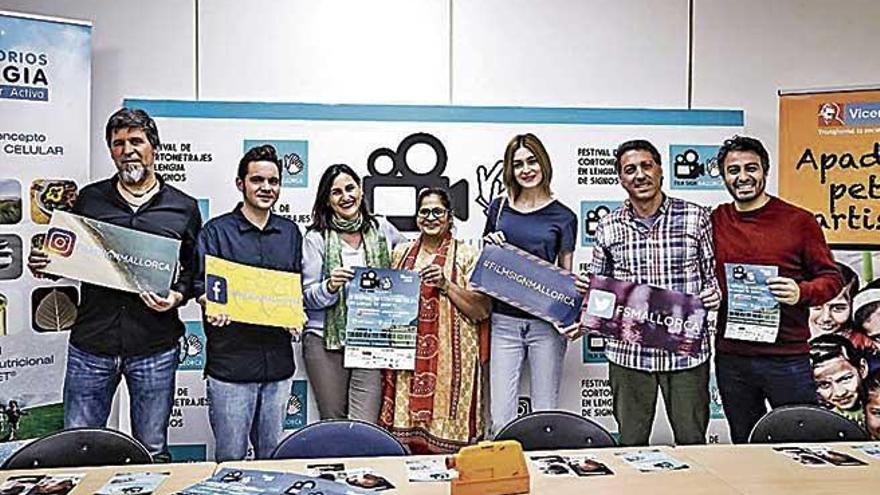 Impulsores del Film Sign Day en la FundaciÃ³ Vicente Ferrer.