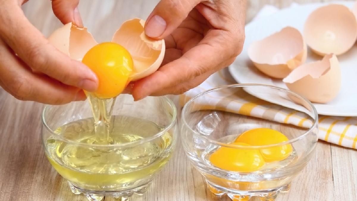 Cuidado si ves esto al abrir un huevo: tíralo enseguida.