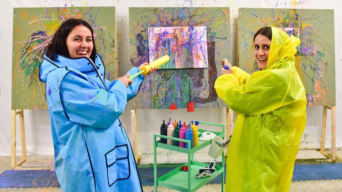 Valentina  Pumar y Nicole, las dueñas del nuevo local Mancharte en A Coruña.