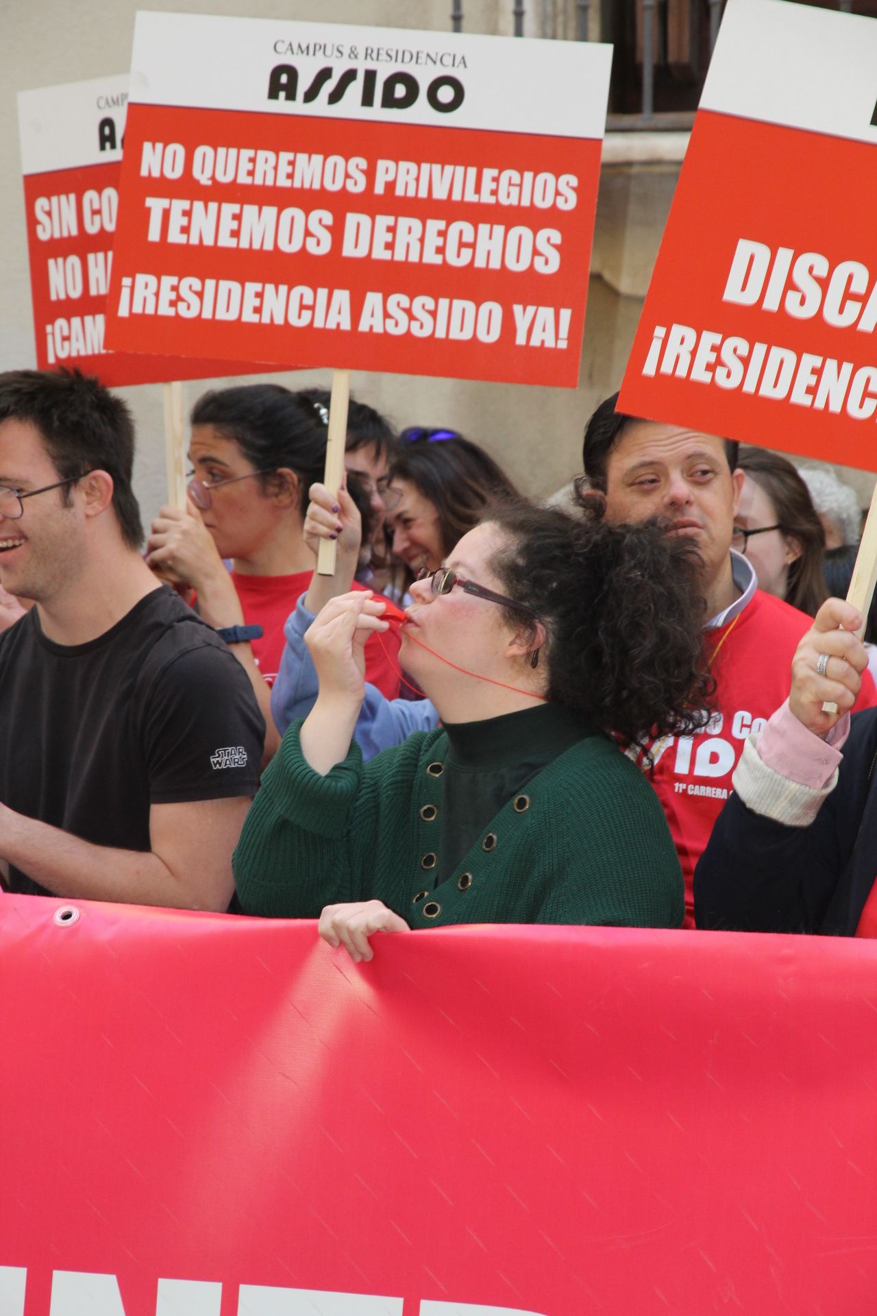 Concentración de Assido en Murcia ante la CHS