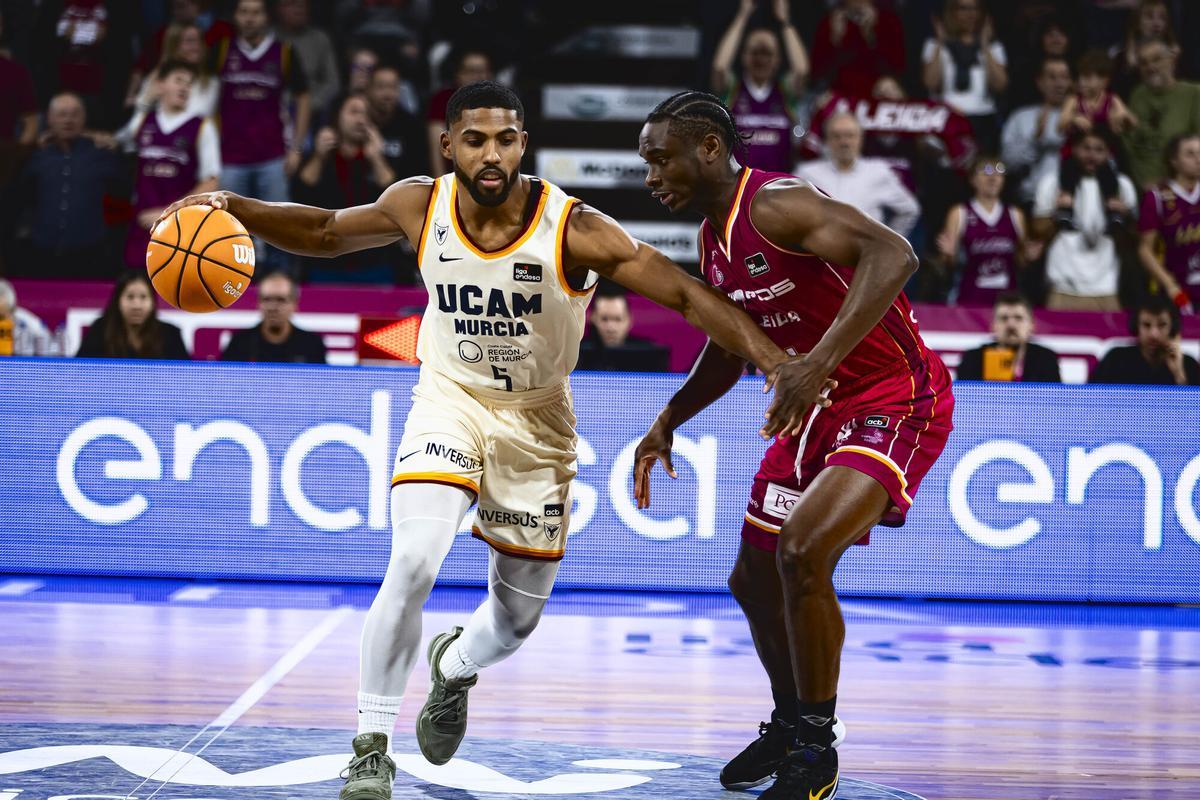David DeJulius, base del UCAM Murcia, durante el partido ante el Hiopos Lleida.