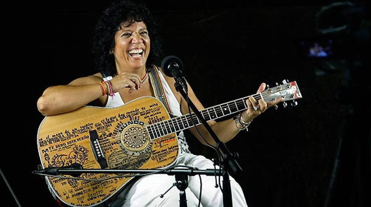 La cantante canta ’¡Buenos días, mundo!’ en EL PERIÓDICO.