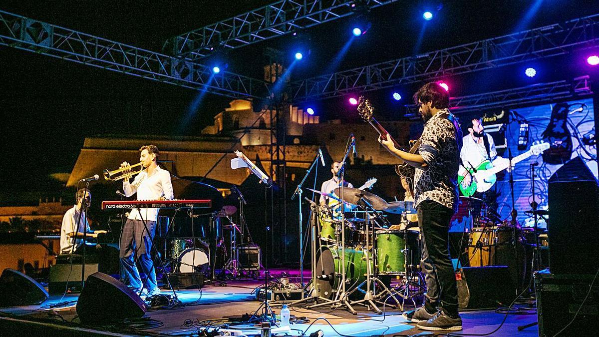 Un momento de la actuación de Pere Navarro Quintet, ayer en el Baluard de Santa Llúcia.