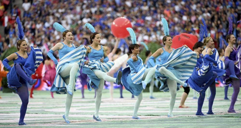 Imágenes de la ceremonia de apertura de la Eurocopa en Saint Denis.