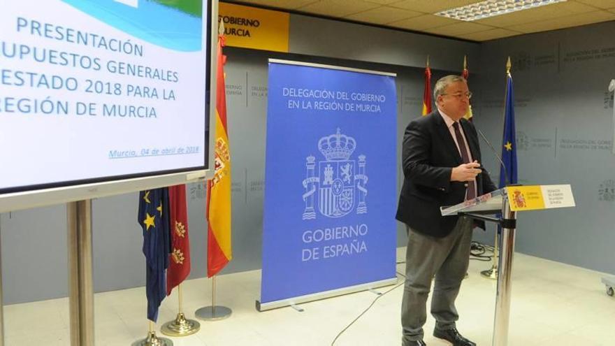 El delegado de Gobierno, Francisco Bernabé, durante la presentación de los Presupuestos Generales ayer.