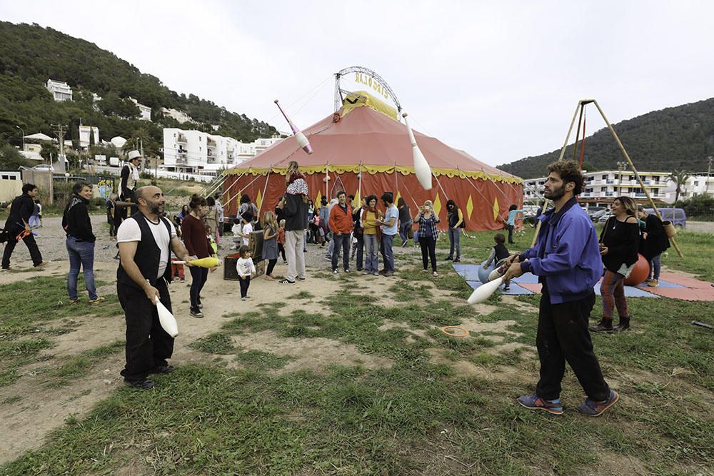 Lluvia de pelotas, mazas y diábolos en la carpa de Circolar