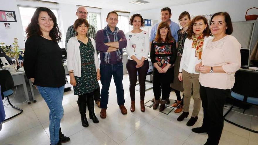 Parte del equipo regional de Orientación. Por la izquierda, Covadonga Menéndez, Julia Miguel, Fernando Álvarez, Francisco Laviana, Mirella Vallina, Trini López, Luis Yagüez, Laura Simón, Paloma Alonso y Feli Balbuena.