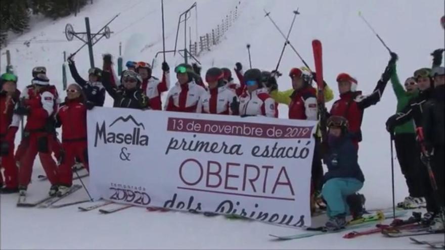 Els primers esquiadors estrenen la temporada a Masella