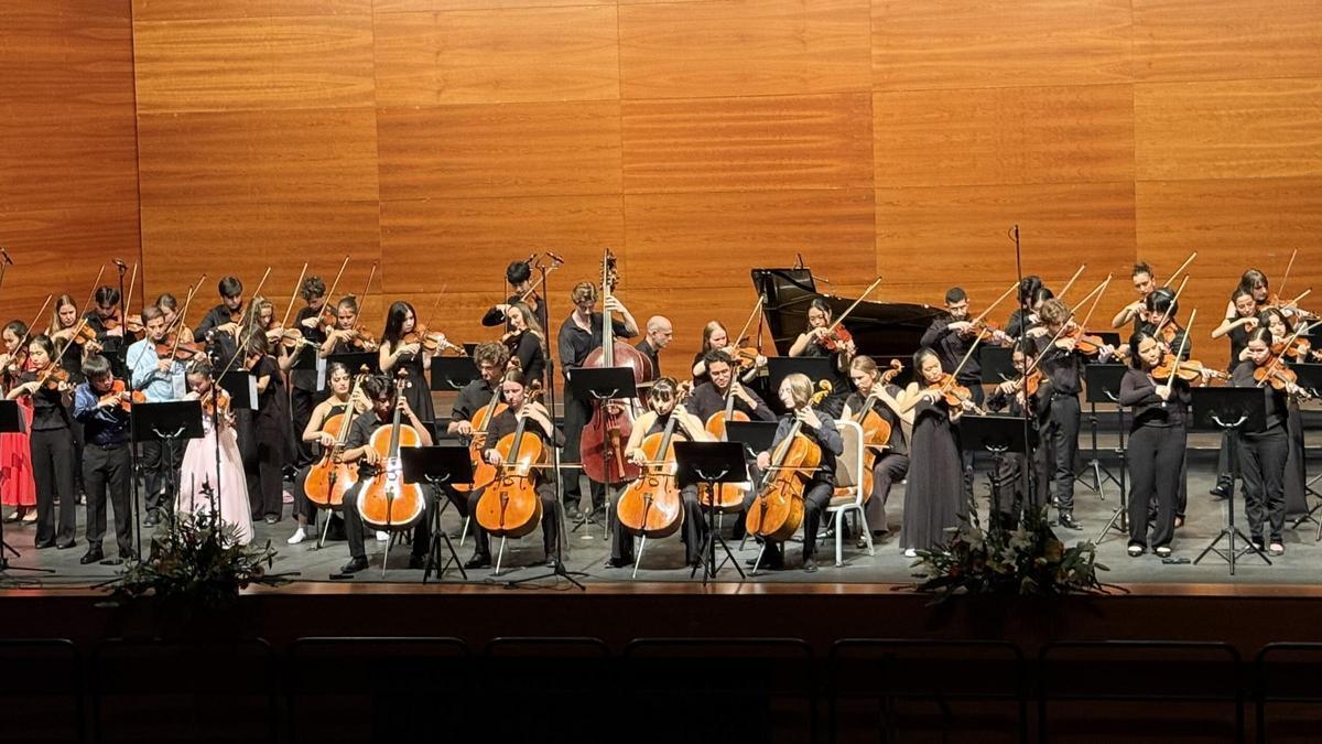 53 músicos participaron en el Concierto el Curso Internacional de Cuerda